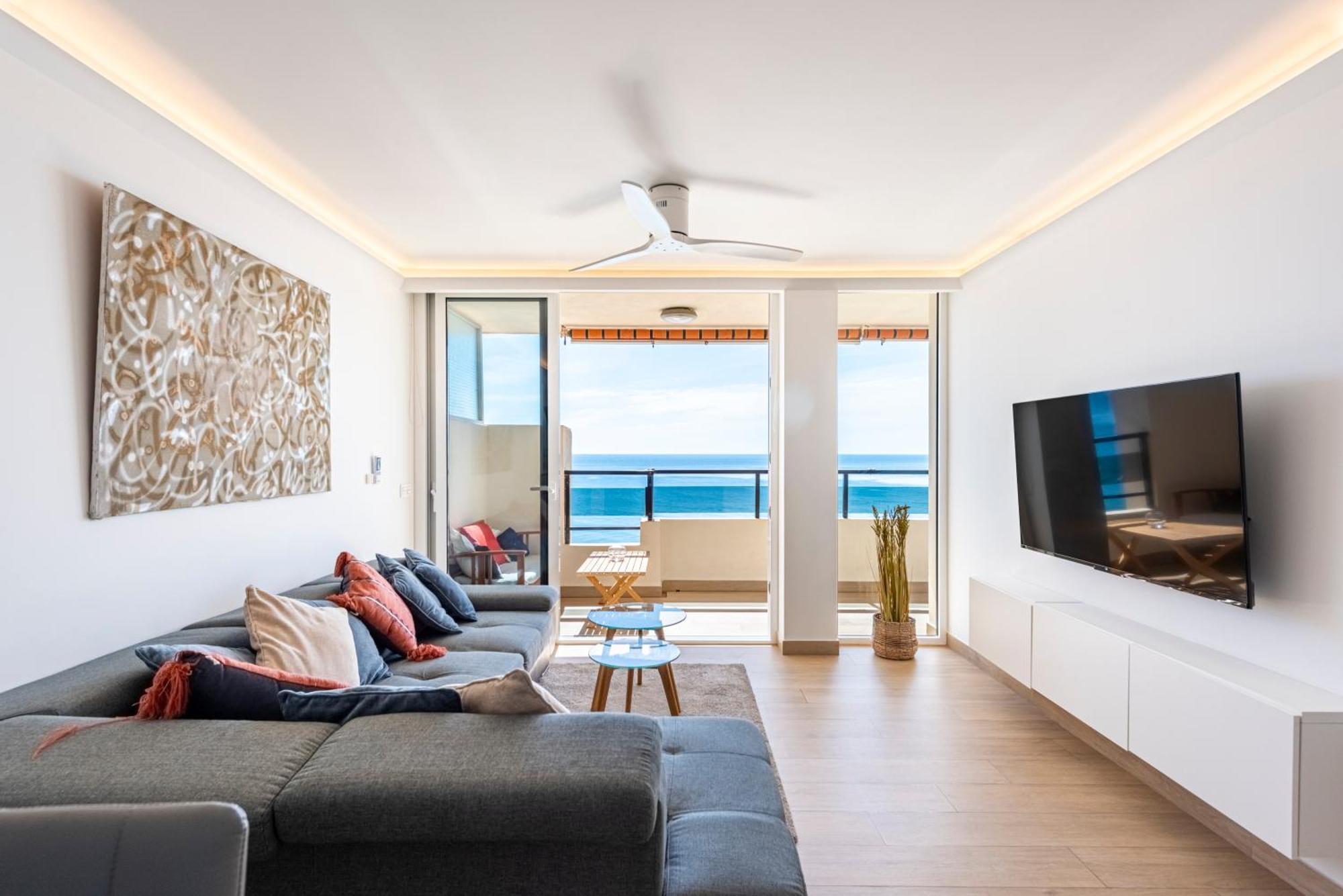Beachfront Luxury: Fuengirola Sea View Apartment Exterior photo