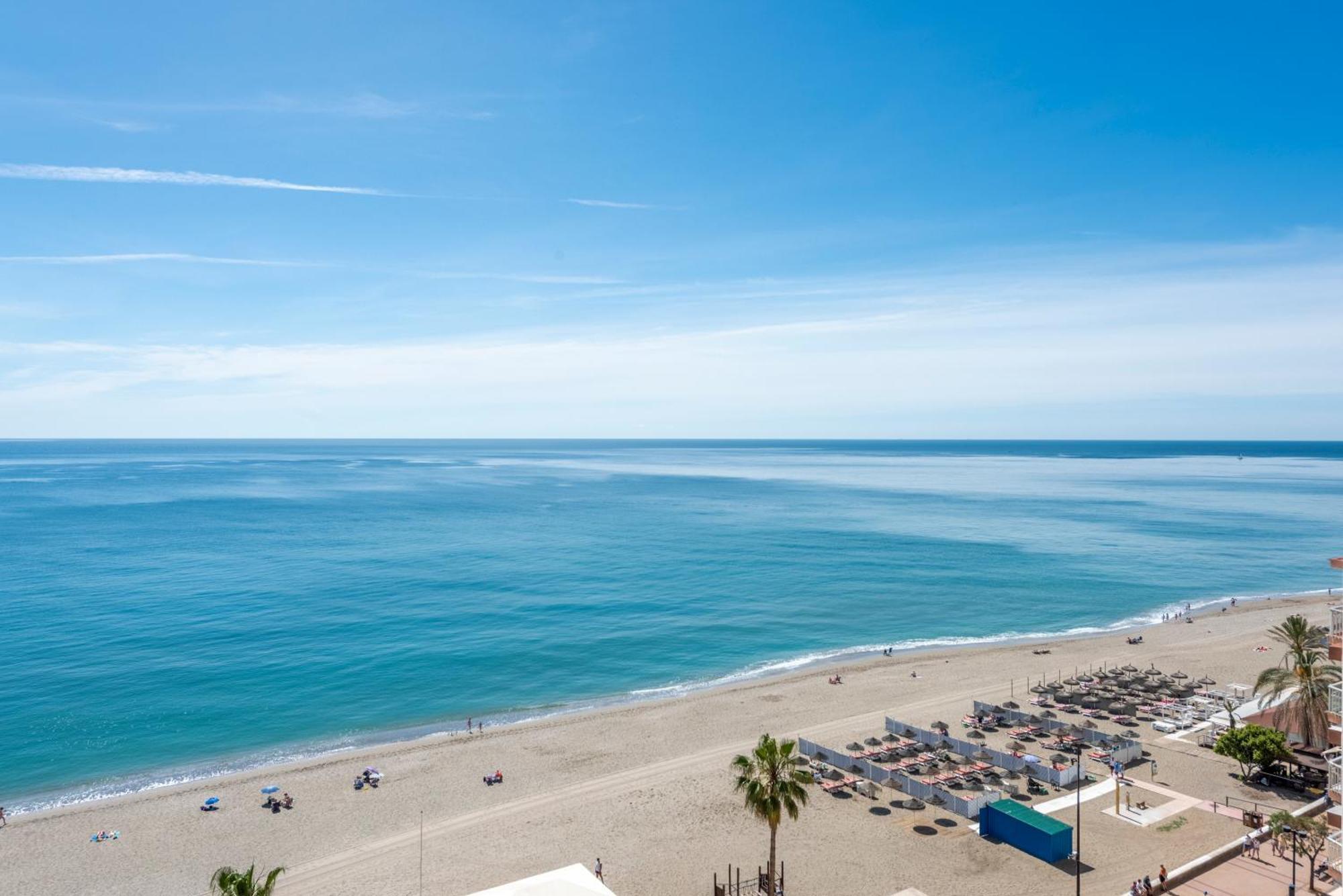 Beachfront Luxury: Fuengirola Sea View Apartment Exterior photo